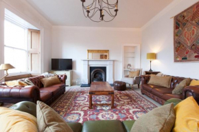 Traditional Luxury Apartment Sleeps 10